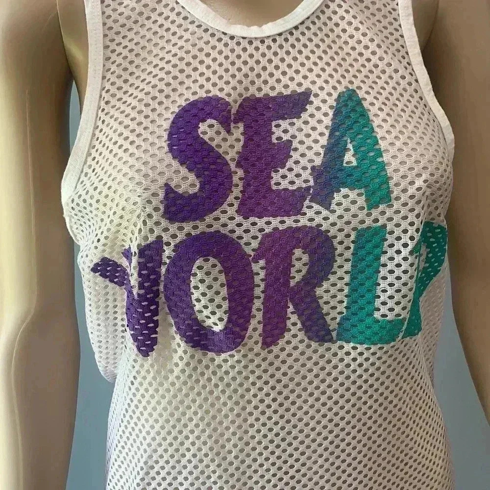 Vintage fishnet 80’s Sea World beach tank top - Picture 5 of 11